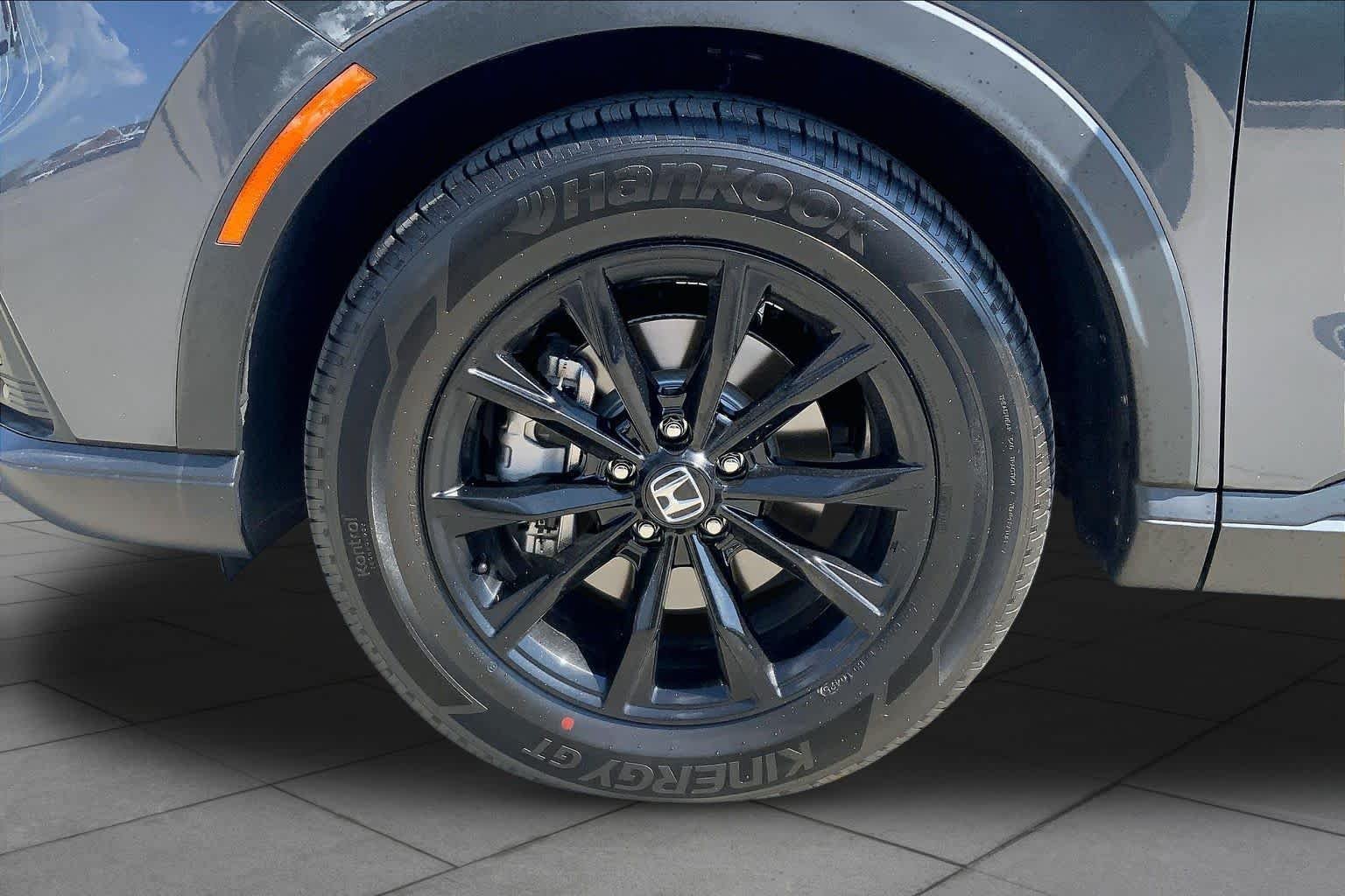 Used 2025 Meteorite Gray Metallic Honda Sport-L image 10