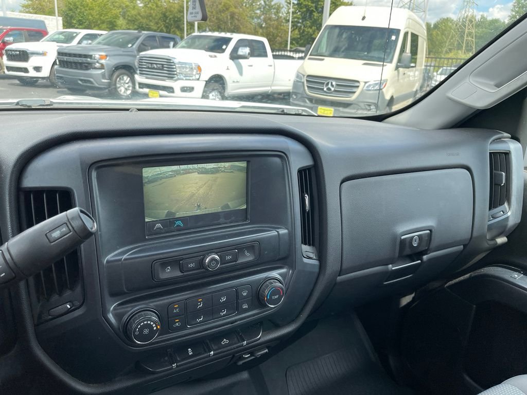 Used 2018 Summit White Chevrolet WT image 15