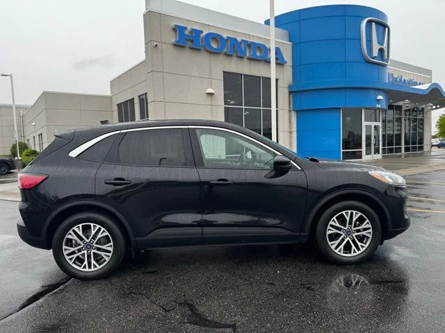 Used 2022  Ford SEL image 4