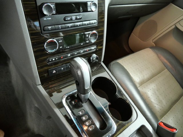 Used 2008  Mercury Premier image 18
