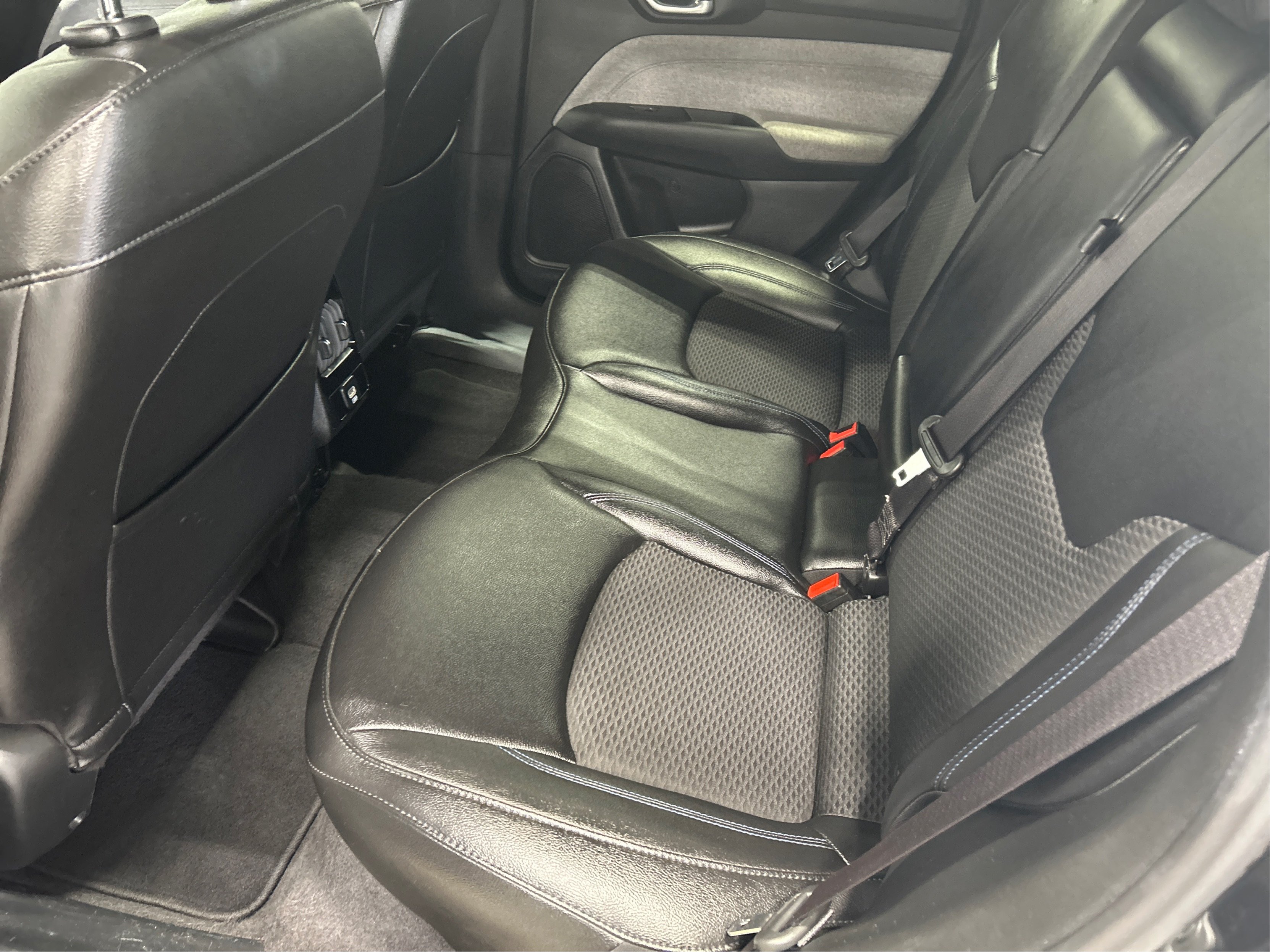 Used 2024 Black Jeep Latitude image 10