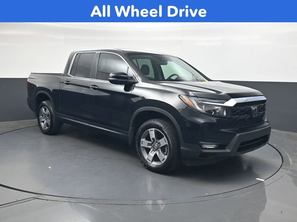 Certified Used 2024 Crystal Black Pearl Honda RTL image 2