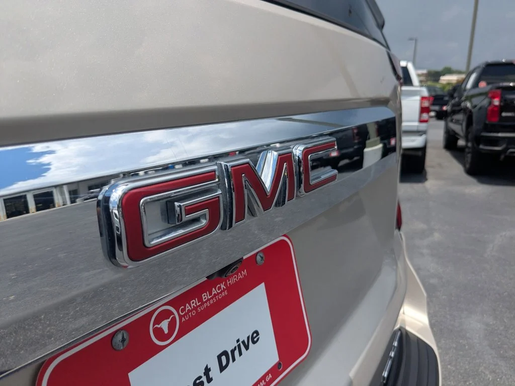 Used 2022 Pearl Beige Metallic GMC SLT image 33