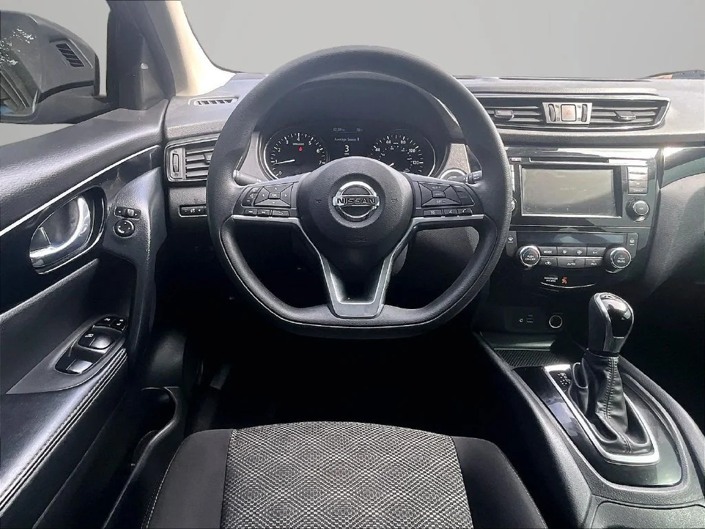 Used 2020 Gray Nissan SV image 6