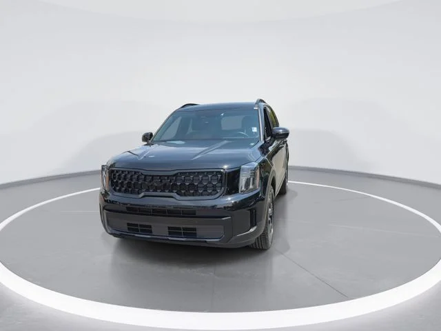 Used 2025 Black Kia EX X-Line image 4