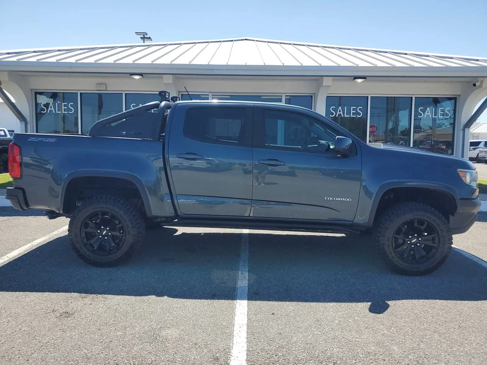 Used 2019 SHADOW GRAY METALLIC Chevrolet 4WD ZR2 image 9