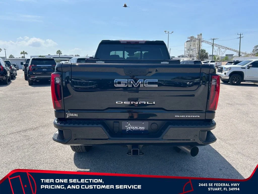 Used 2025 Onyx Black GMC Denali Ultimate image 6