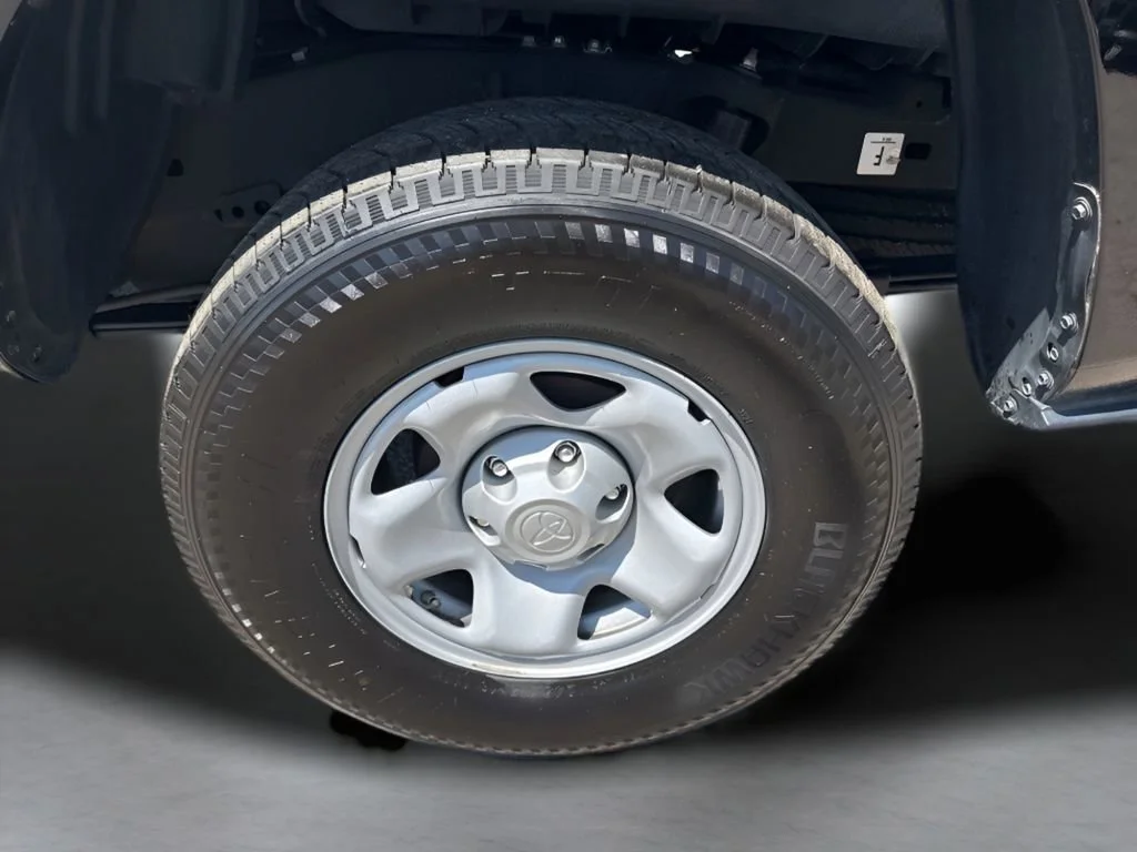 Used 2023  Toyota SR image 27