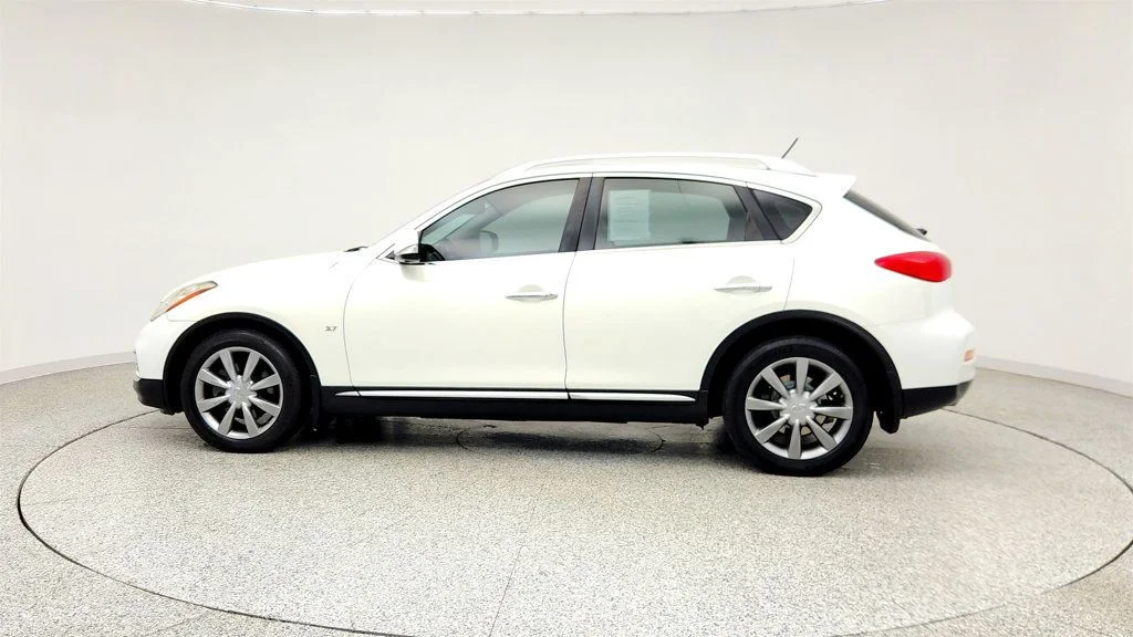 Used 2016 Majestic White INFINITI RWD 4dr w/ Premium Plus & Premium Pkgs + Illuminated Kick Plates image 8