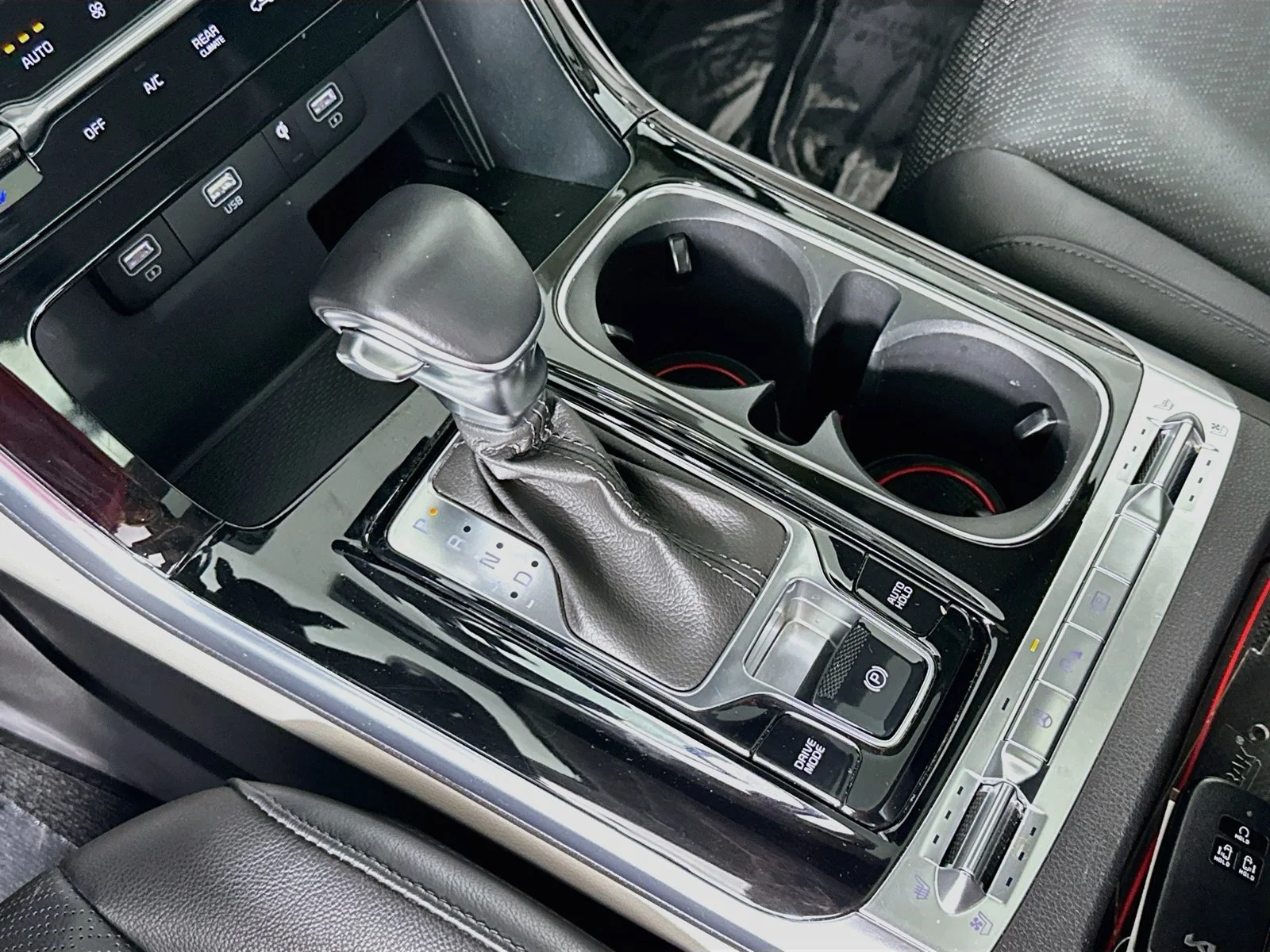 Used 2022 Ceramic Silver Kia SX Prestige image 17