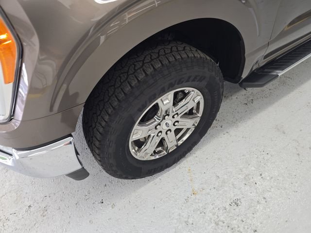 Used 2023 Gray Ford XLT image 9