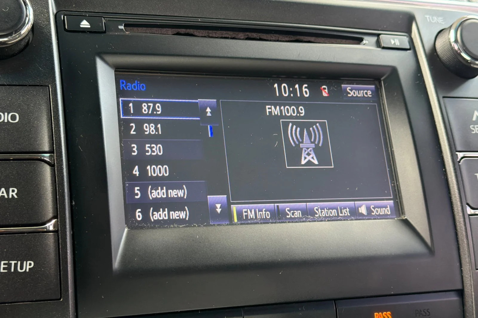 Used 2016 Gray Toyota SE image 22
