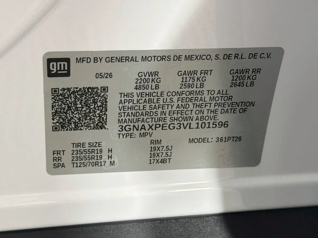 New 2027 Summit White Chevrolet LT image 31
