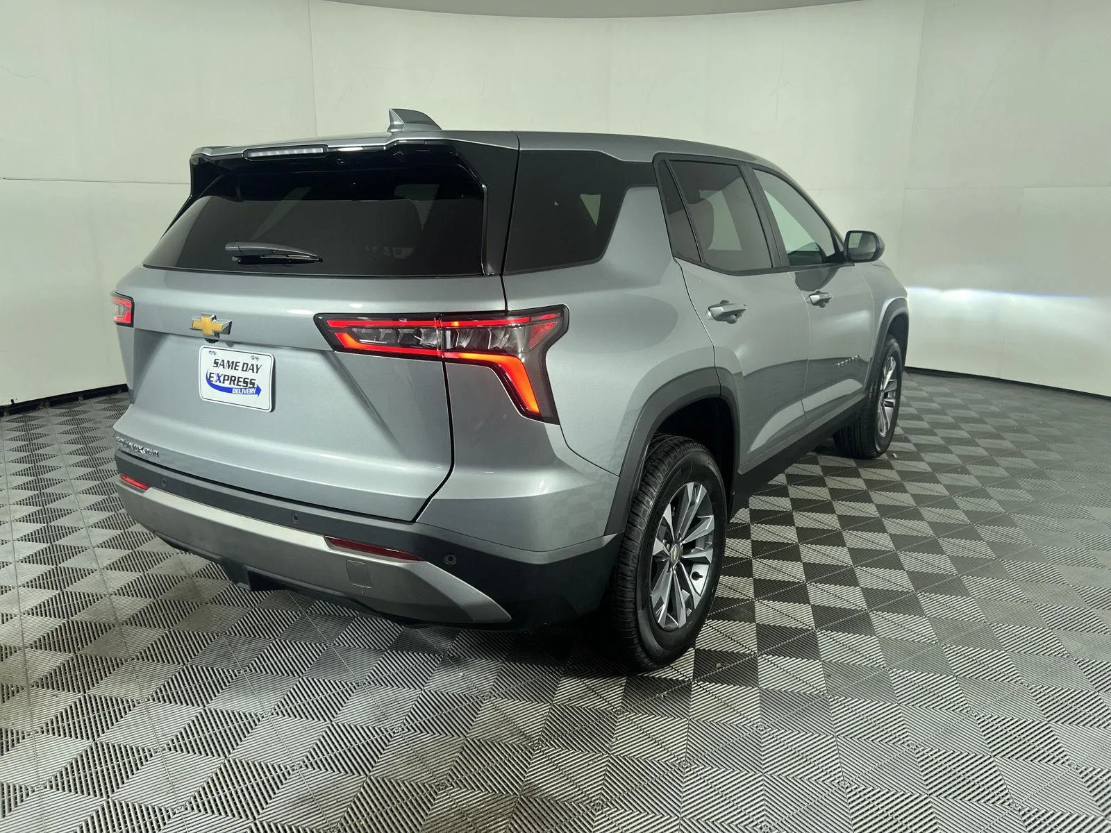 Used 2026 Sterling Gray Metallic Chevrolet AWD LT image 20
