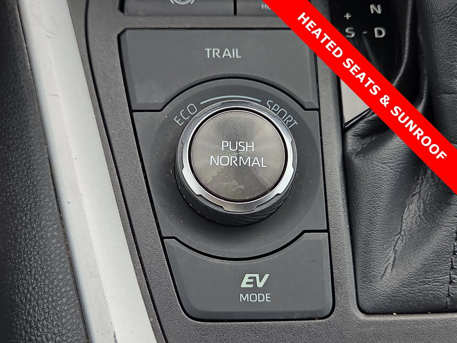 Used 2022 Blizzard Pearl/Midnight Black Metallic Toyota Hybrid XSE image 19