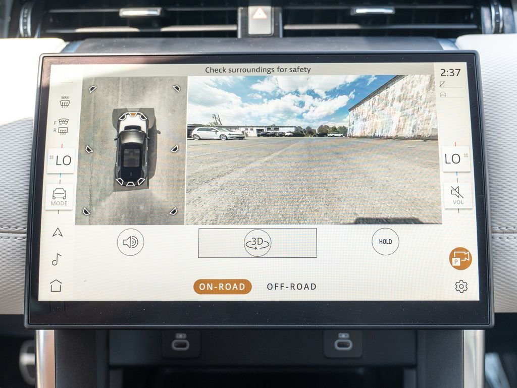 Used 2025 Silver Land Rover SE image 30