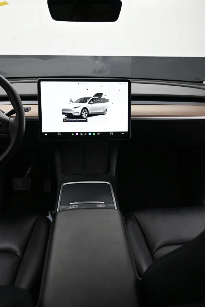 Used 2022  Tesla Long Range image 12