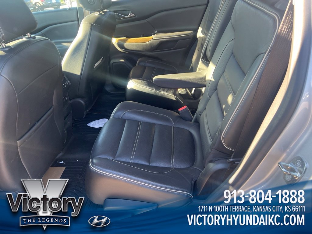 Used 2017 Silver GMC Denali image 9