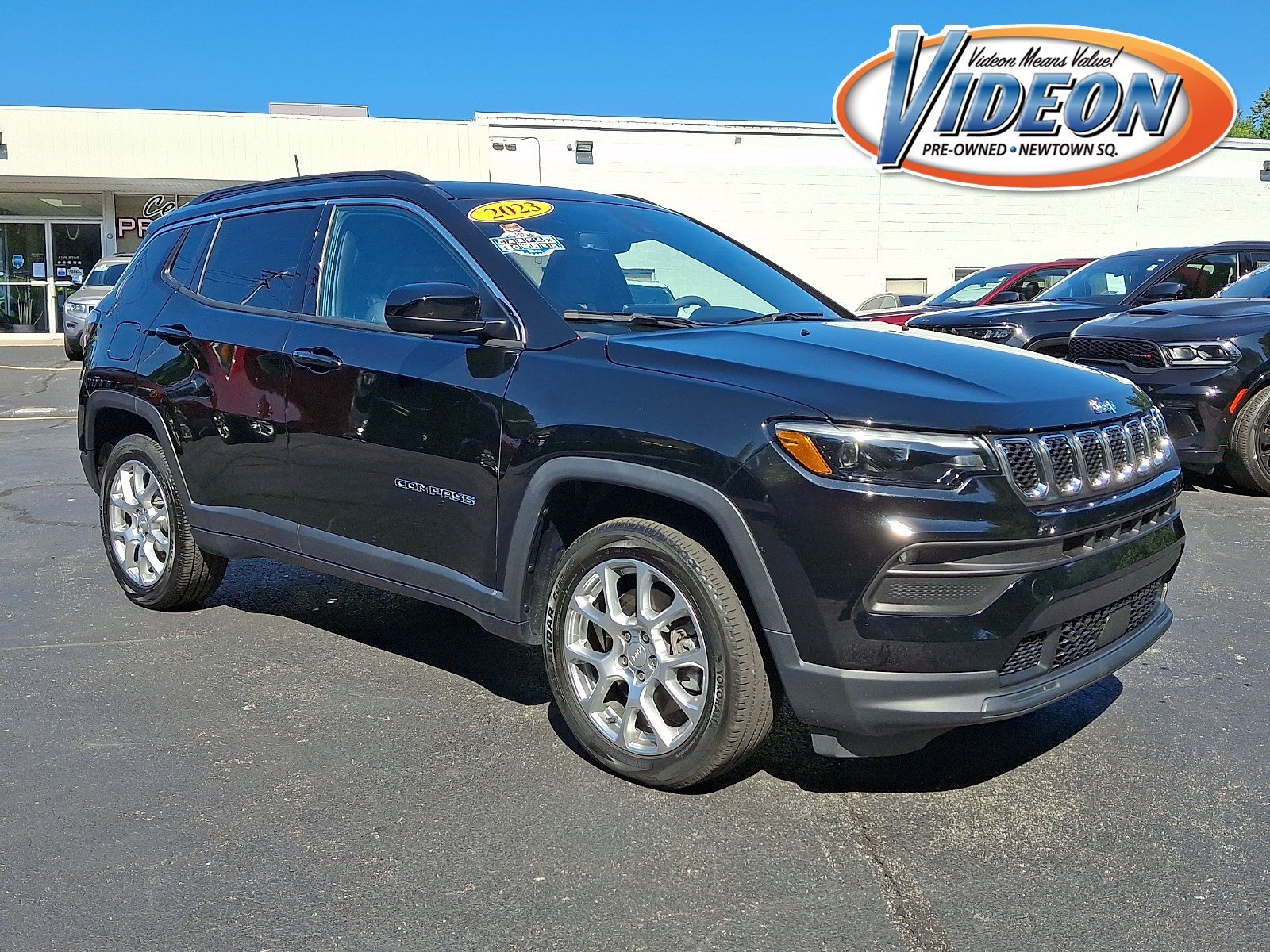2023 Jeep Compass Latitude Lux 4X4's photo