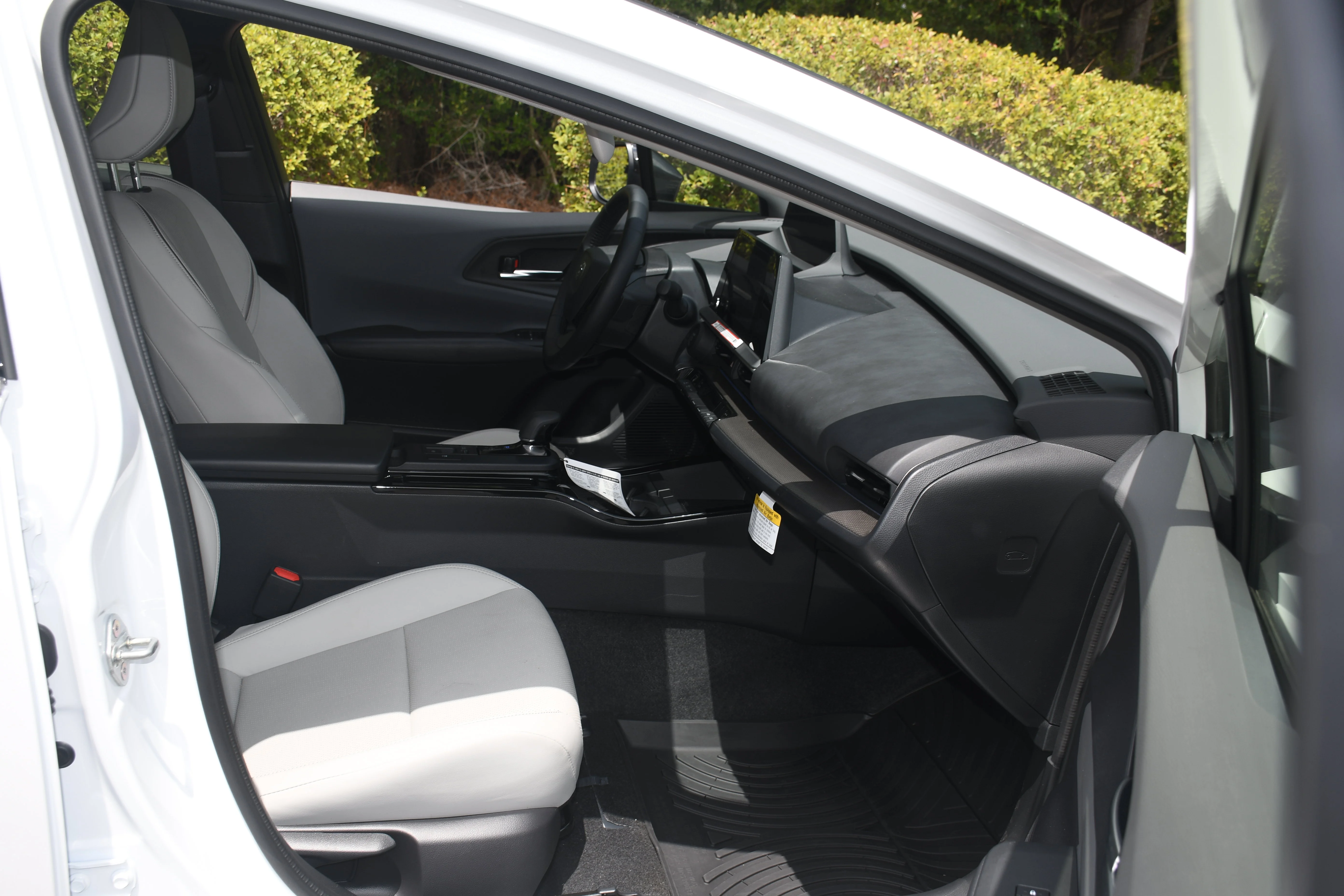 Used 2025 Beige Toyota XLE image 20