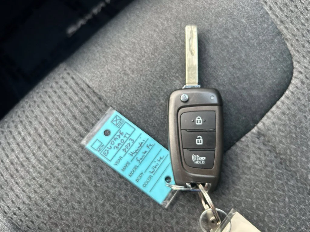 Used 2023 White Hyundai SE image 31