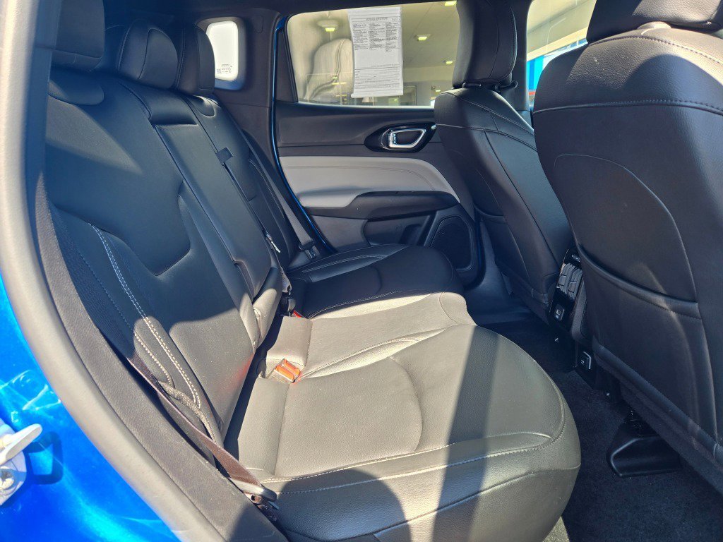 2025 Jeep Compass Limited - Photo 11