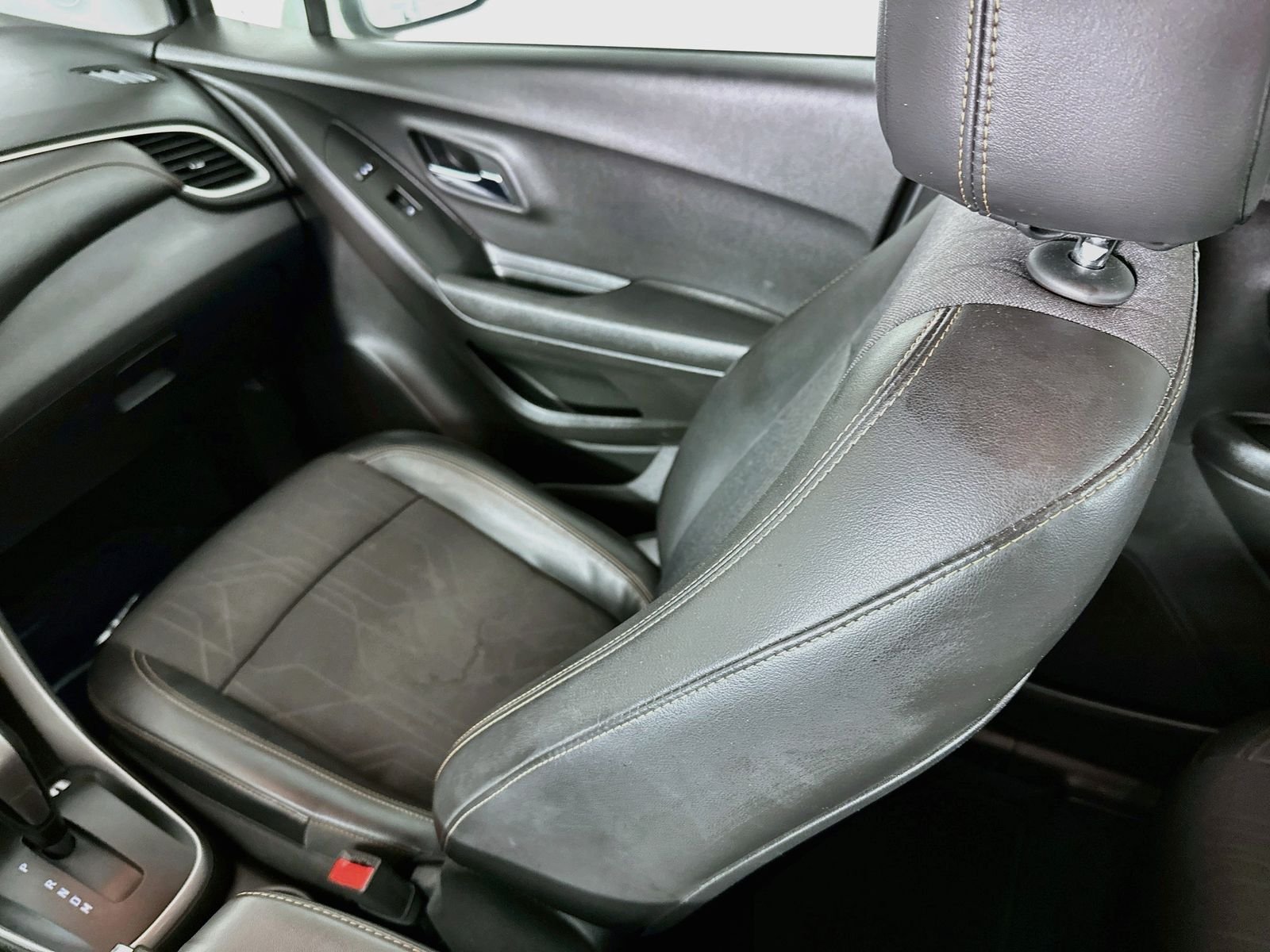 Used 2020 Silver Ice Metallic Chevrolet LT image 22
