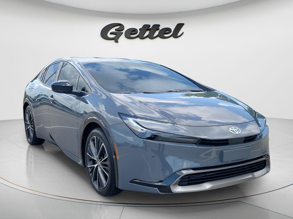 Used 2024 Gray Toyota XLE image 3