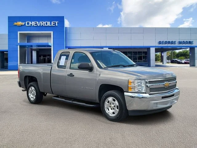 Used 2013 GRAYSTONE METALLIC Chevrolet LT image 1