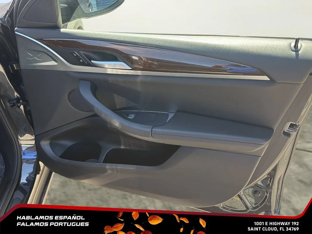 Used 2023  BMW xDrive30i image 32