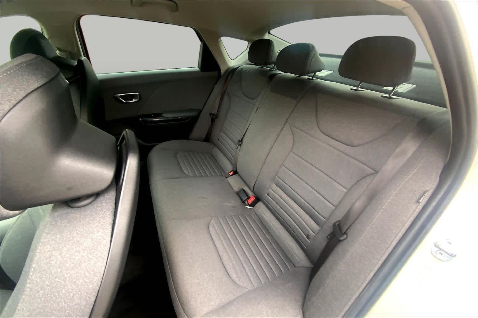 Used 2025 Snow White Pearl Kia EX image 18