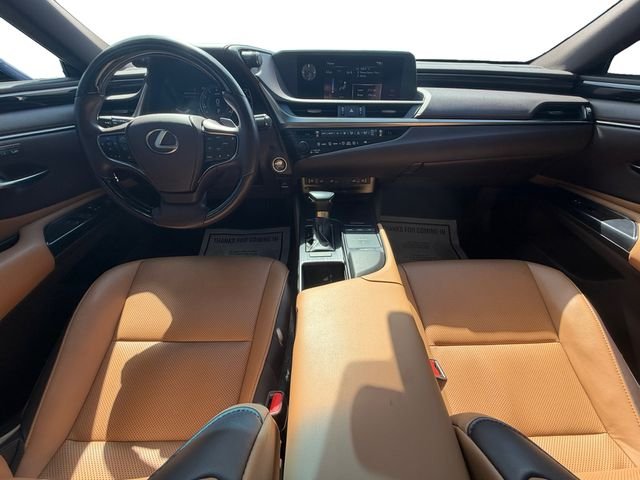 Used 2020 White Lexus 350 image 12