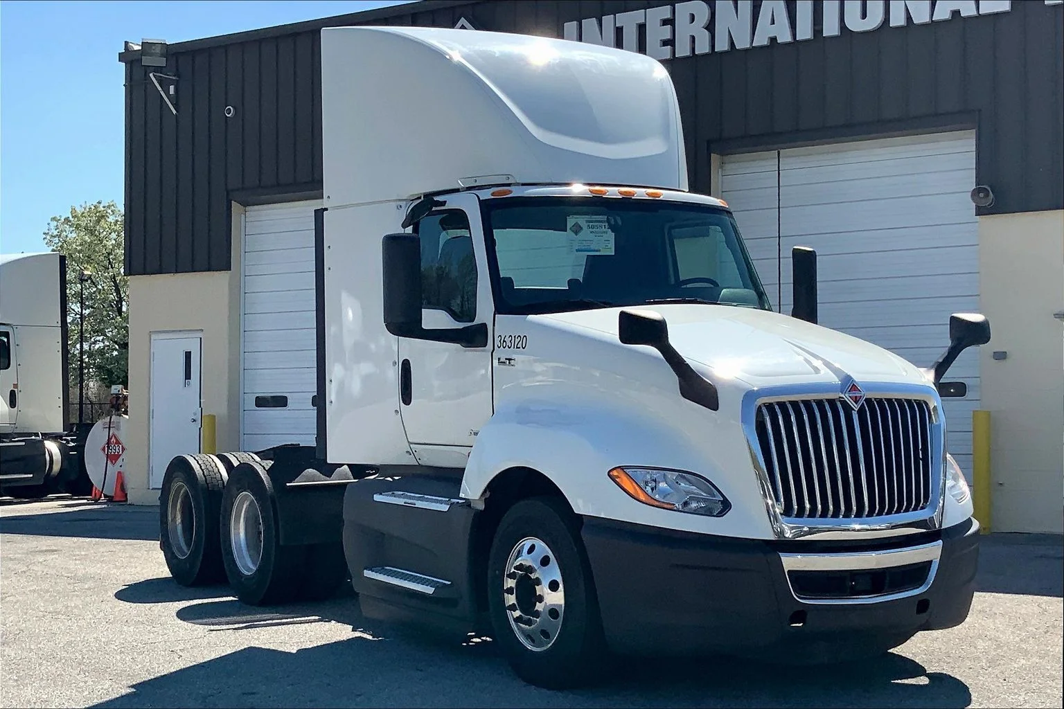 Used 2021 WHITE International  image 1