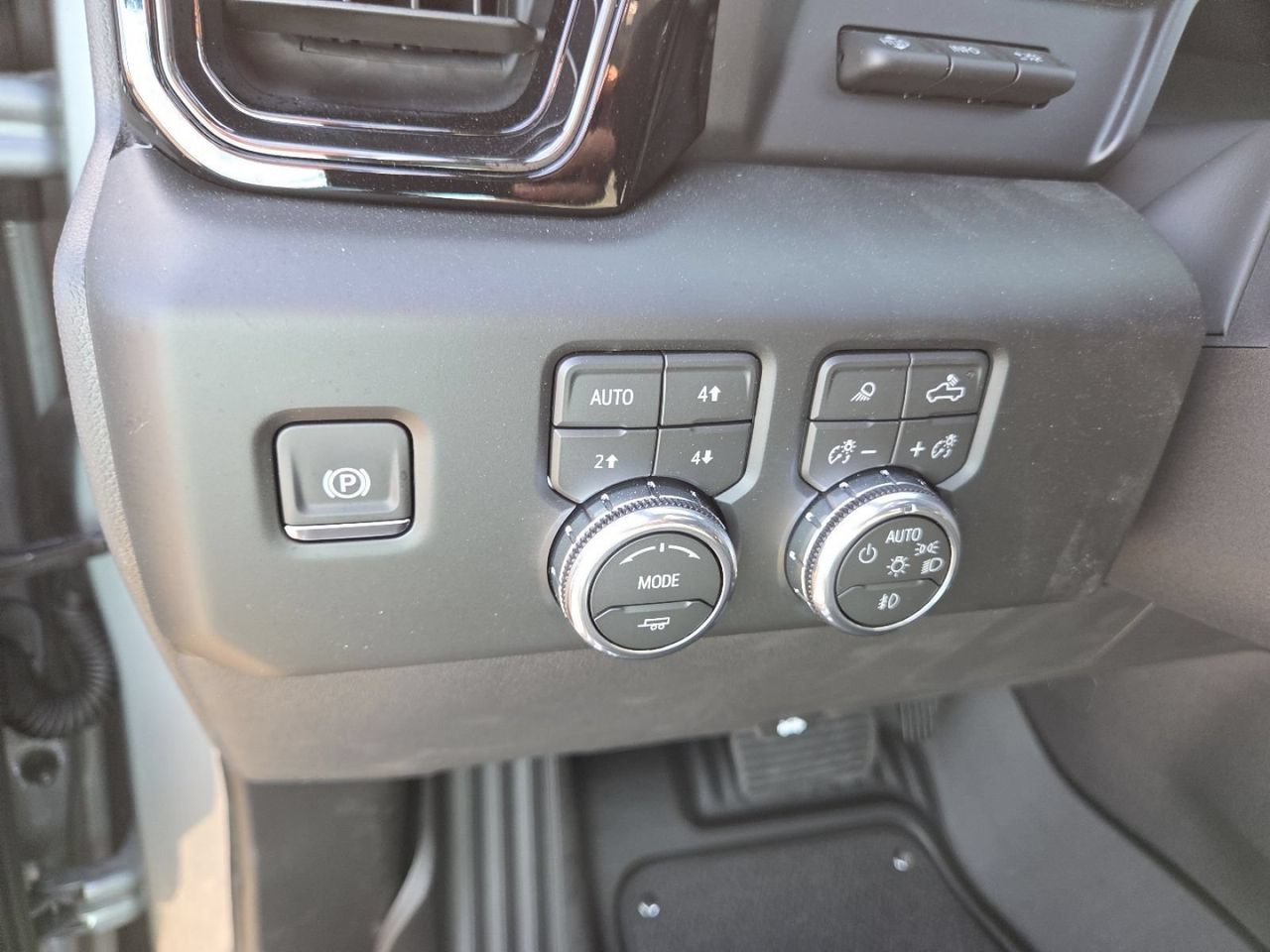 New 2026 Sterling Metallic GMC AT4X image 8