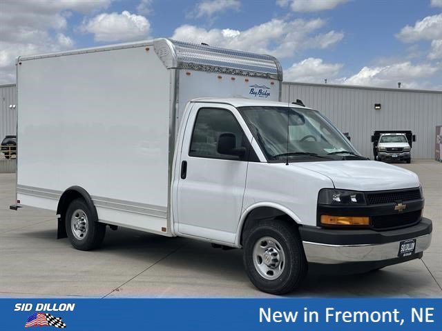 New 2025 Summit White Chevrolet 1WT image 8