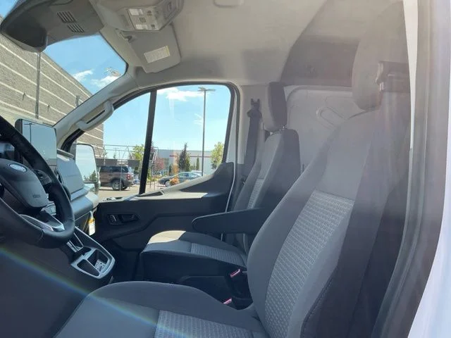 New 2026 Oxford White Ford Base image 17
