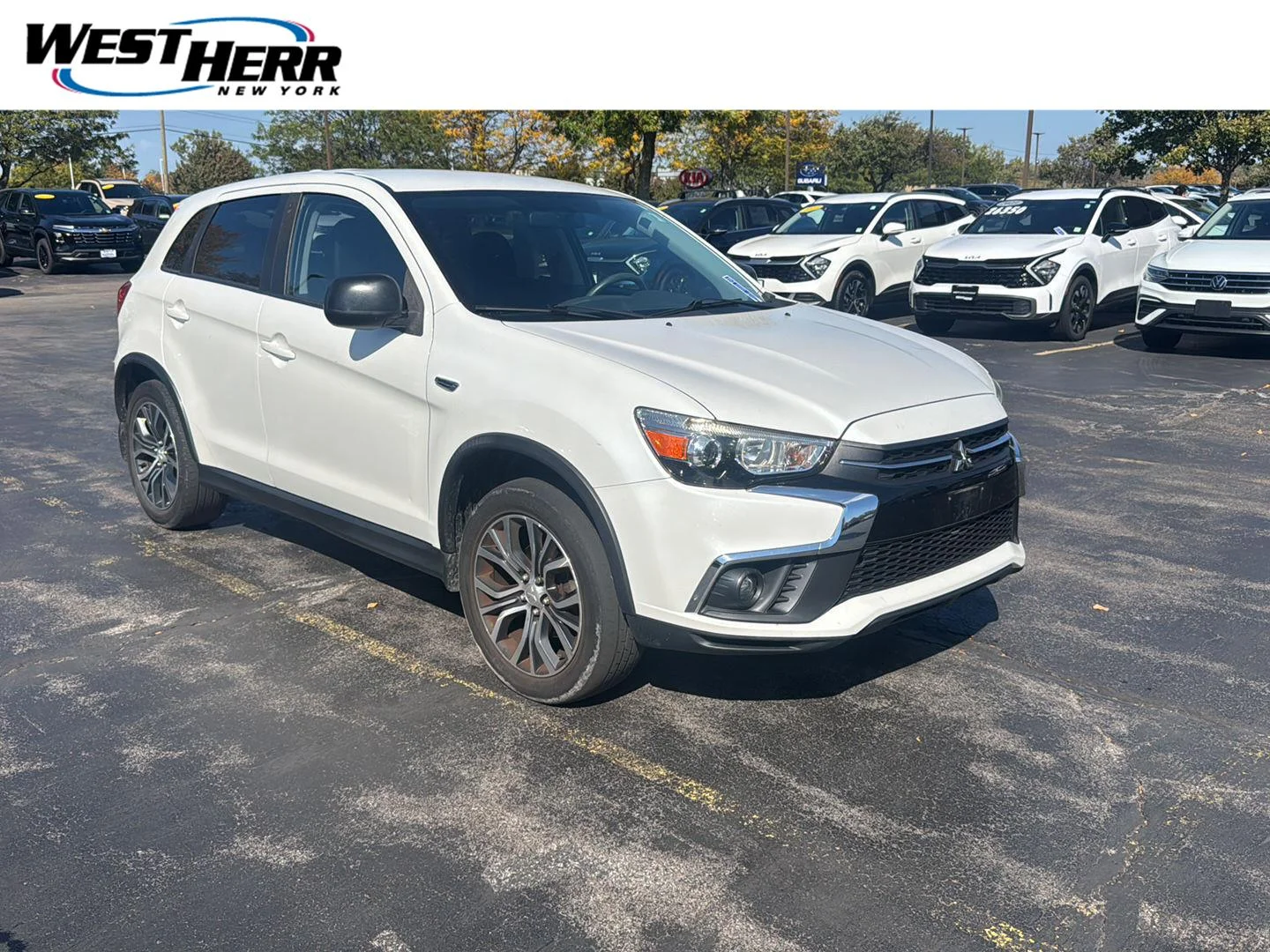 Used 2018 Diamond White Pearl Mitsubishi LE 2.0 image 1