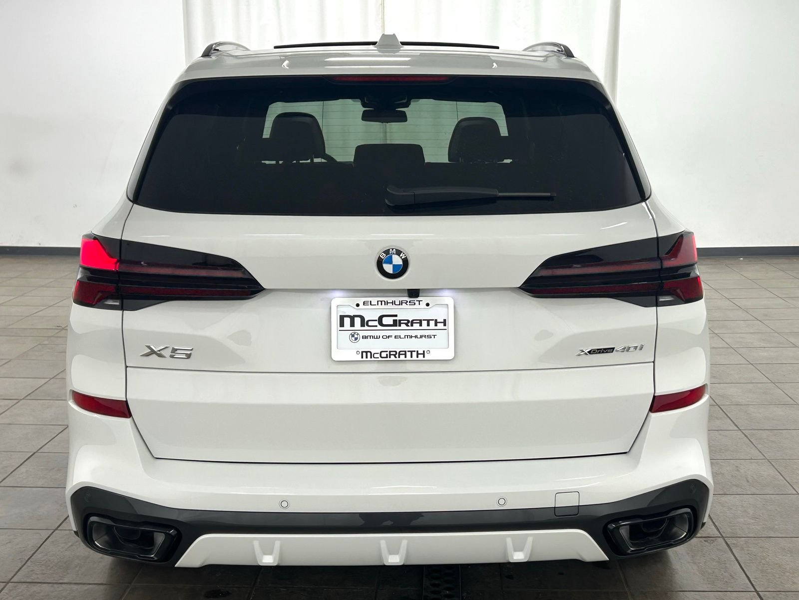 New 2026 Alpine White BMW xDrive40i image 5