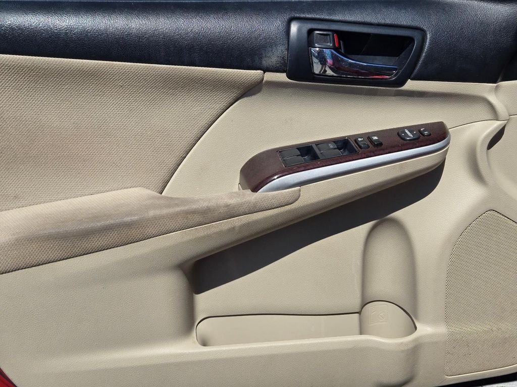 2012 Toyota Camry XLE - Photo 12