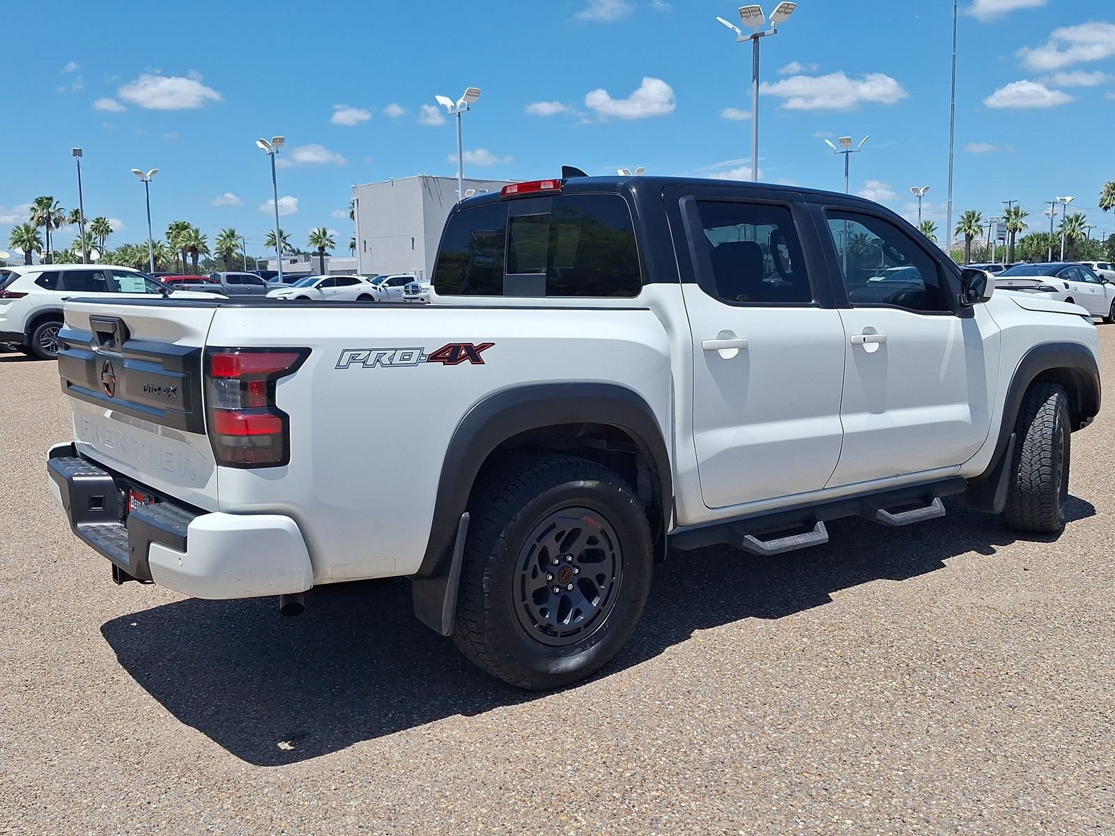 Used 2025 White Nissan PRO-4X image 7
