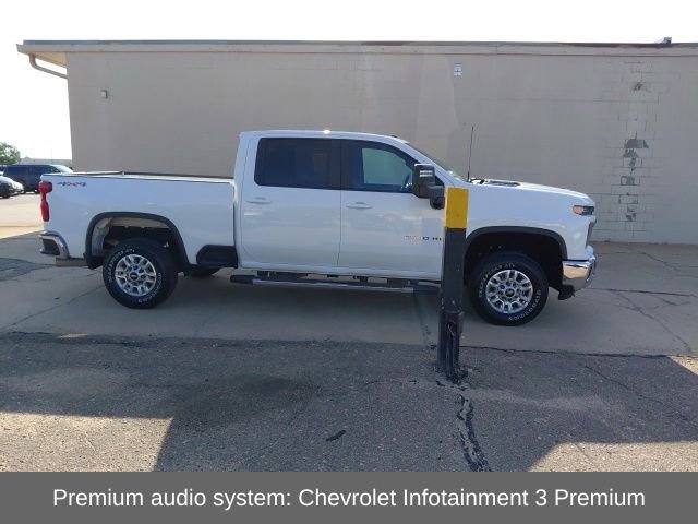 Used 2024 White Chevrolet LT image 3