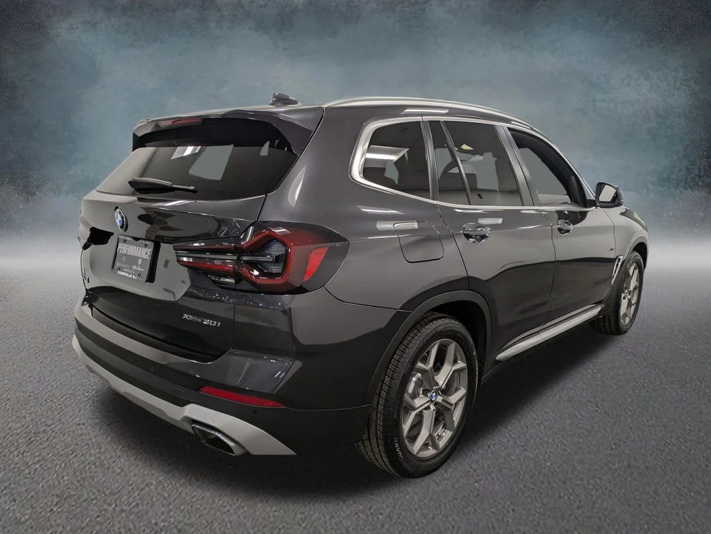 Used 2022 Gray BMW xDrive30i image 4