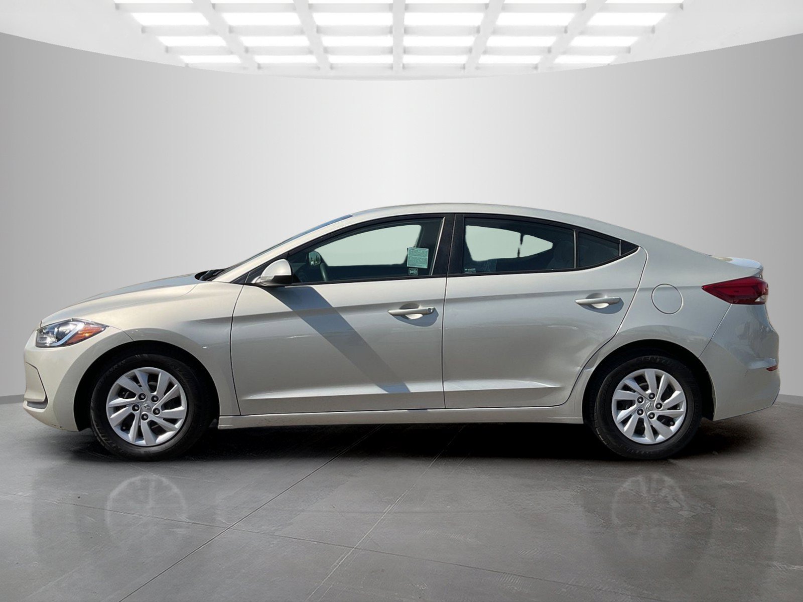 Used 2018 Hyundai Elantra SE with VIN 5NPD74LF8JH302628 for sale in Merced, CA
