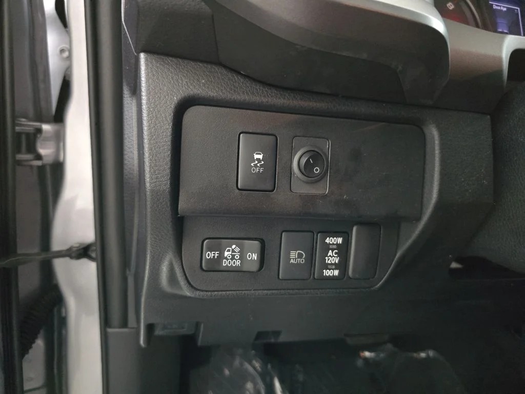 Used 2020 Silver Toyota SR5 image 27