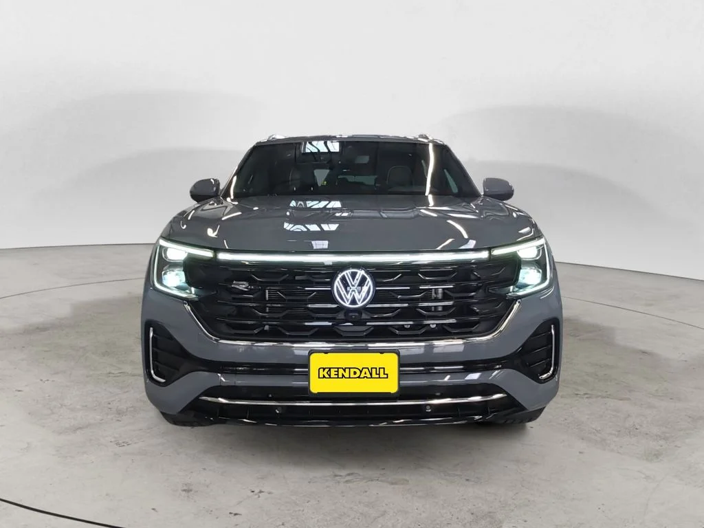 Used 2025 Gray Volkswagen 2.0T SEL Premium R-Line image 2