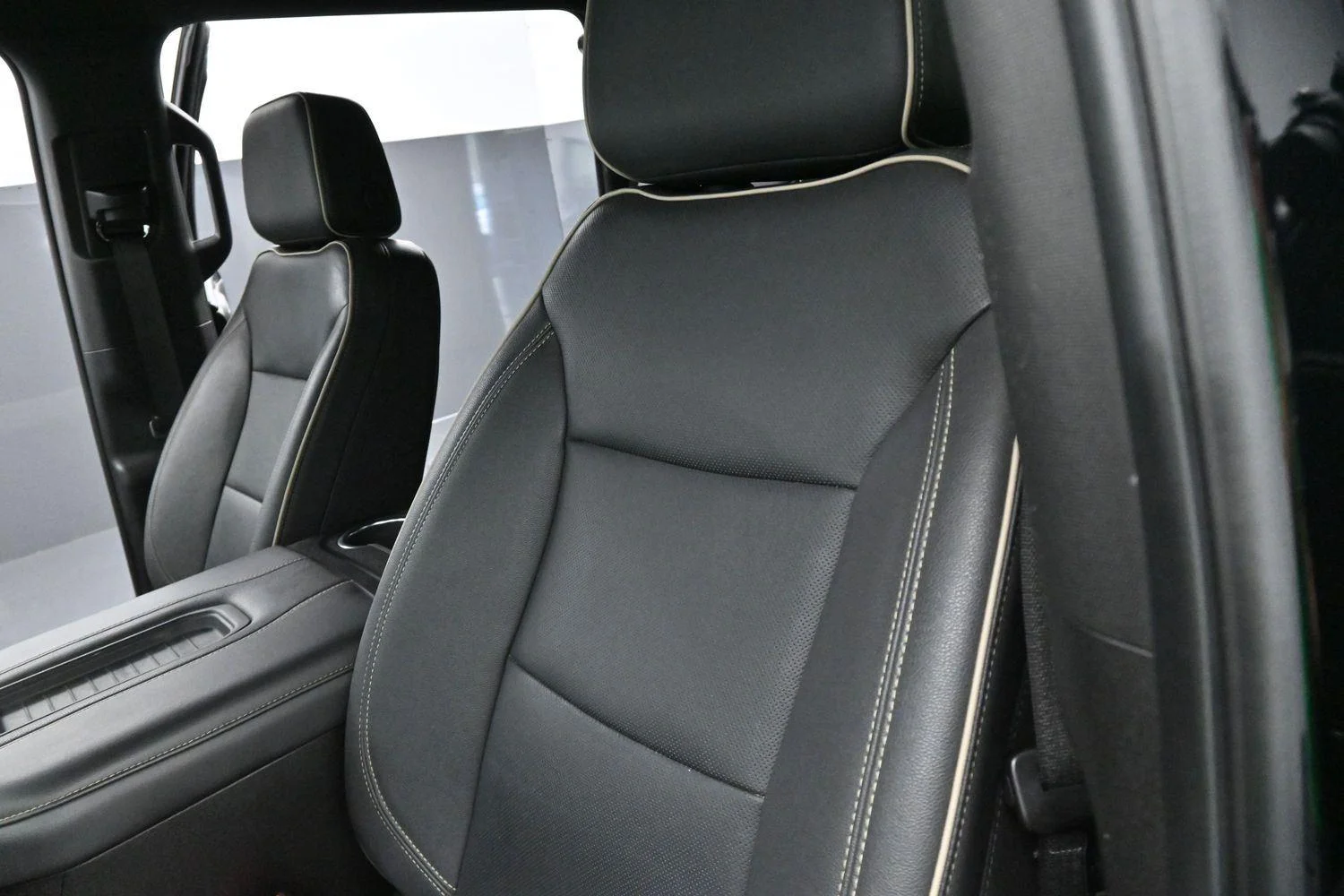 Used 2023 Onyx Black GMC SLT image 18