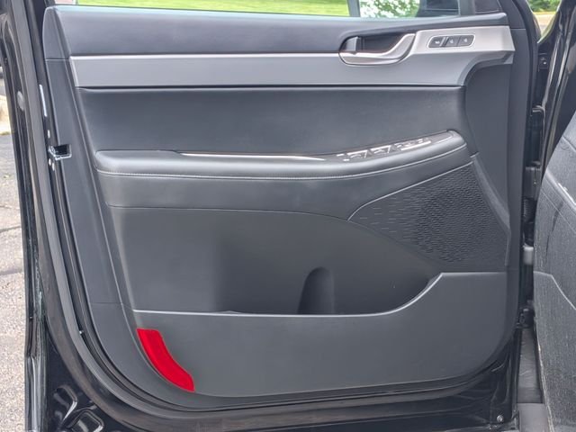 Used 2022 Black Hyundai SEL image 13