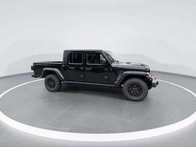Used 2022 Black Jeep Willys image 2