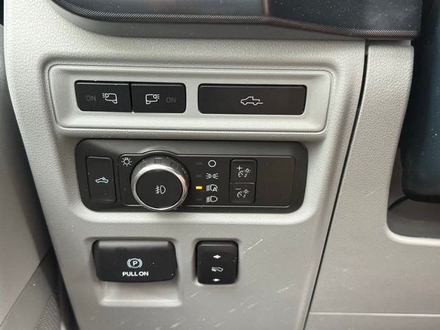 Used 2022 Silver Ford Limited image 17