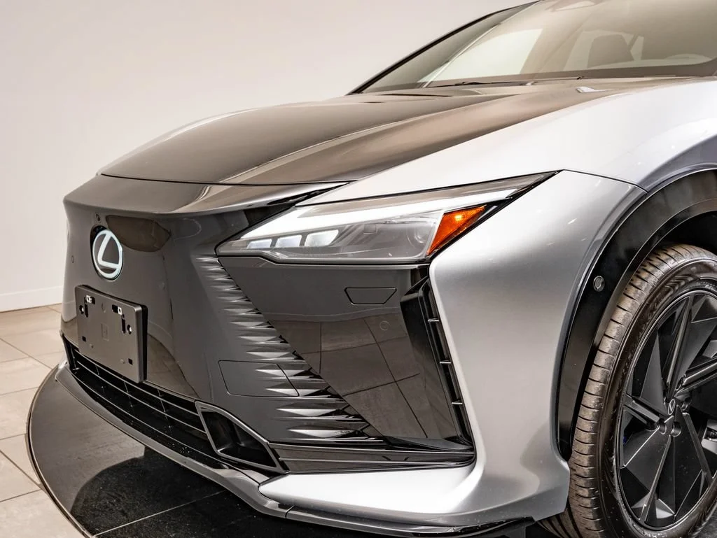 New 2026 Onyx Black Lexus 550e F Sport image 3